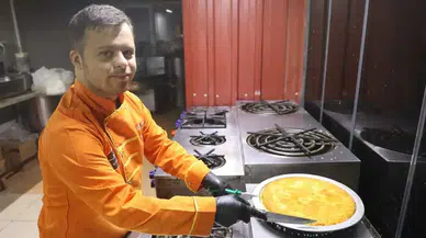 Hatay’da Down Sendromlu Mehmet Dünyanın En İyi Tatlısını Yapıyor!